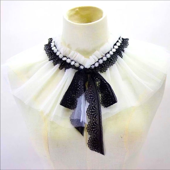 Jewelry - Lace Tulle Collar